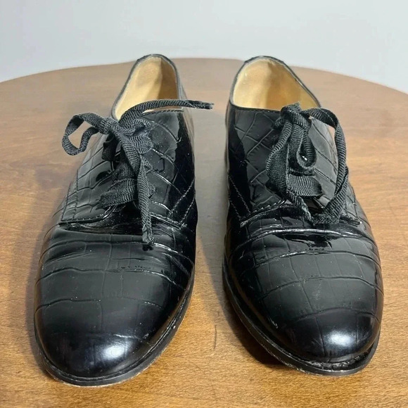 Kate Spade women’s crocodile, print, black patent leather loafers size 8 - Picture 3 of 6